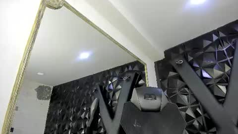 Snapshot of darlingbdsm_ chatting on June 15, 2026, 12:18 pm Darling online show from June 15, 2026, 12:18 pm