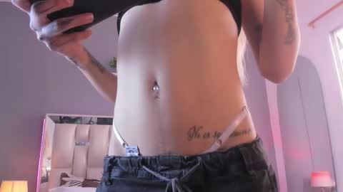 darlyn_tenderhot__ online show from December 21, 2025, 2:24 pm