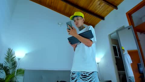 darwin_ggh online show from December 1, 2025, 7:24 am