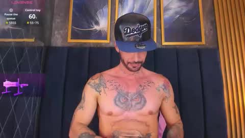 Snapshot of darwin_horny2 chatting on May 6, 2026, 9:42 pm darwin_horny2 online show from May 6, 2026, 9:42 pm