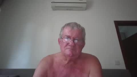darwincock online show from April 22, 2026, 1:41 am
