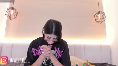 Snapshot of dasha_b chatting on November 9, 2025, 7:56 pm Dasha online show from November 9, 2025, 7:56 pm