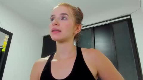 Dafne online show from February 18, 2026, 1:34 am