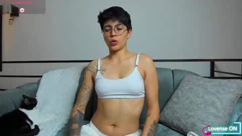 Dass Roman online show from September 23, 2025, 9:40 pm