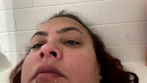 Snapshot of datbishyoumiss chatting on December 17, 2025, 4:35 pm DatbishYoumiss online show from December 17, 2025, 4:35 pm