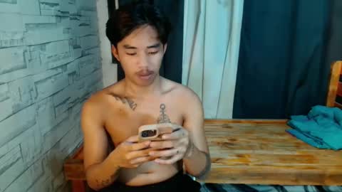 Snapshot of dave_boyyy chatting on May 5, 2026, 8:11 am dave_boyyy online show from May 5, 2026, 8:11 am