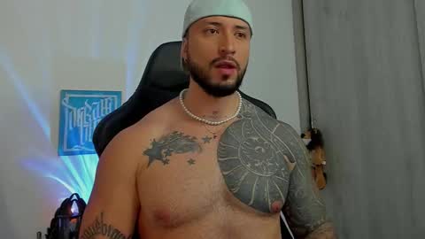 DAVE MAX online show from October 3, 2025, 5:21 pm