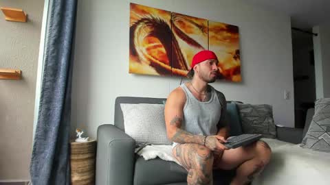Snapshot of dave_max93 chatting on April 13, 2026, 4:45 pm DAVE MAX online show from April 13, 2026, 4:45 pm