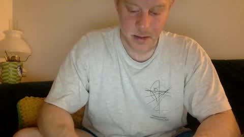 Snapshot of daveb709709709 chatting on March 30, 2026, 2:01 am daveb709709709 online show from March 30, 2026, 2:01 am