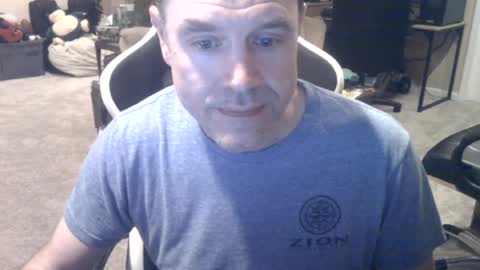 Snapshot of daved14u chatting on June 19, 2026, 6:40 am daved14u online show from June 19, 2026, 6:40 am