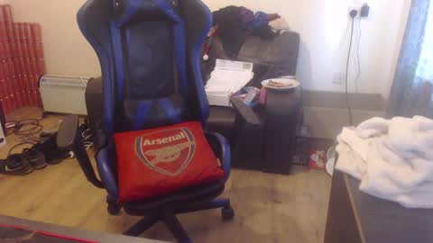 Snapshot of daver281197 chatting on February 7, 2025, 10:40 am dave online show from February 7, 2025, 10:40 am