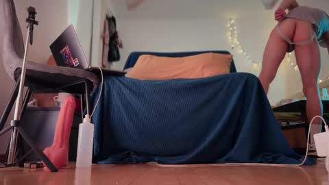 Snapshot of davey_ebash chatting on November 29, 2025, 5:05 pm Davey online show from November 29, 2025, 5:05 pm