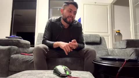 Snapshot of davgostoso chatting on February 28, 2025, 2:53 am Dave y Salvatore online show from February 28, 2025, 2:53 am