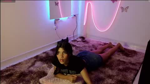 Snapshot of daviana_hill_ chatting on May 25, 2026, 1:33 am Davi online show from May 25, 2026, 1:33 am