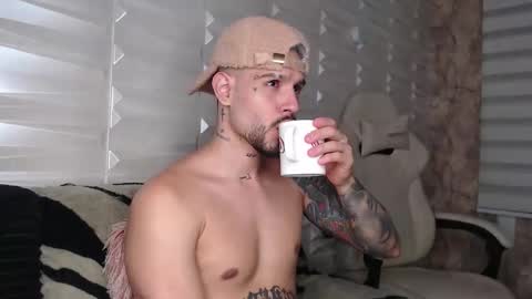 David col11 online show from November 18, 2025, 2:28 am