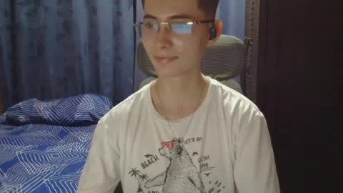 Snapshot of david_colombian chatting on May 26, 2026, 1:23 am ProgrammerBoy online show from May 26, 2026, 1:23 am