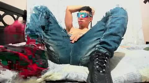 Snapshot of david_latin666_ chatting on April 11, 2026, 3:44 am David online show from April 11, 2026, 3:44 am