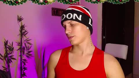 Snapshot of david_neill chatting on December 23, 2024, 10:33 pm David Neill online show from December 23, 2024, 10:33 pm