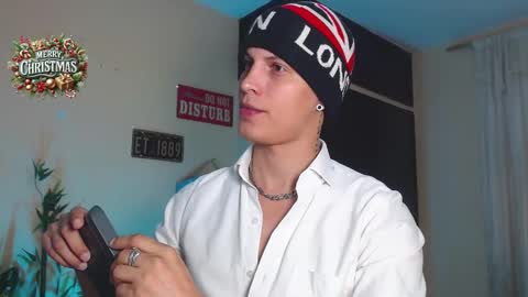 Snapshot of david_neill chatting on December 29, 2024, 8:48 pm David Neill online show from December 29, 2024, 8:48 pm