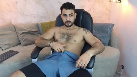 Snapshot of david_oliveira chatting on January 13, 2025, 1:28 pm JF oliveira online show from January 13, 2025, 1:28 pm