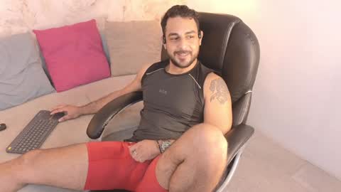 Snapshot of david_oliveira chatting on January 25, 2025, 2:47 pm JF oliveira online show from January 25, 2025, 2:47 pm