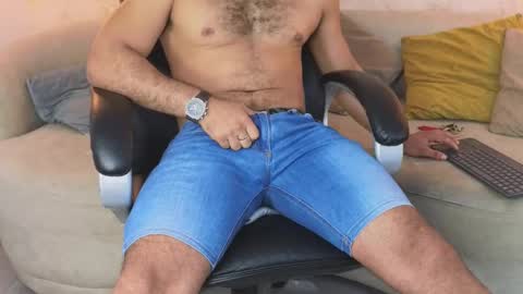 Snapshot of david_oliveira chatting on March 8, 2025, 12:52 pm JF oliveira online show from March 8, 2025, 12:52 pm