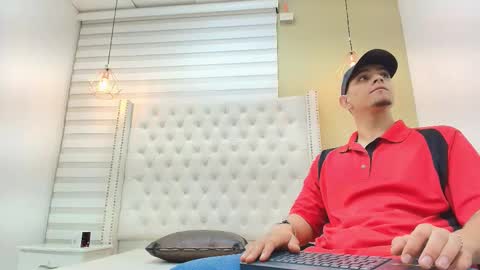 david_victoriaa online show from December 16, 2025, 1:05 pm