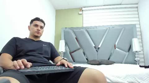 Snapshot of david_victoriaa chatting on June 10, 2026, 1:10 pm david_victoriaa online show from June 10, 2026, 1:10 pm