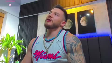 Snapshot of davidd_blake chatting on February 28, 2025, 5:59 am David Blakee online show from February 28, 2025, 5:59 am