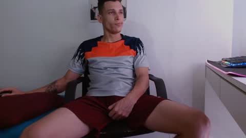 Snapshot of davidsalazar33 chatting on January 8, 2025, 2:03 am davidsalazar33 online show from January 8, 2025, 2:03 am