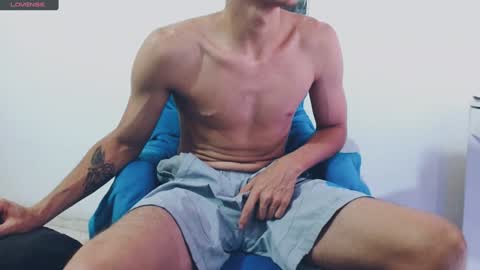 Snapshot of davidsalazar33 chatting on January 21, 2025, 5:05 am davidsalazar33 online show from January 21, 2025, 5:05 am