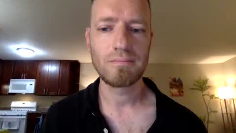 Snapshot of davidwilcox1982 chatting on October 7, 2025, 2:31 am Dave online show from October 7, 2025, 2:31 am