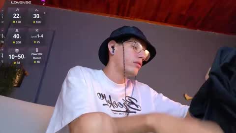 Snapshot of daviid_huge chatting on September 11, 2025, 8:25 am daviid_huge online show from September 11, 2025, 8:25 am