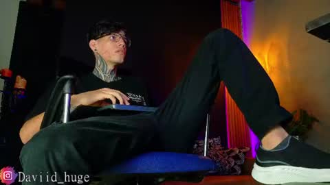 Snapshot of daviid_huge chatting on June 18, 2026, 1:37 pm daviid_huge online show from June 18, 2026, 1:37 pm