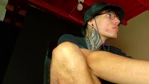Snapshot of daviid_huge chatting on July 25, 2026, 7:50 am daviid_huge online show from July 25, 2026, 7:50 am
