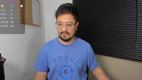 Snapshot of daviidevans chatting on December 19, 2024, 2:45 am David Evans online show from December 19, 2024, 2:45 am