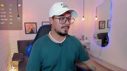 Snapshot of daviidevans chatting on September 14, 2025, 2:22 am David Evans online show from September 14, 2025, 2:22 am