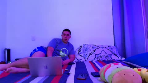 Snapshot of davinson_01 chatting on January 15, 2025, 7:59 am Davinson online show from January 15, 2025, 7:59 am