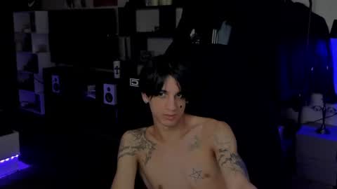 Snapshot of davisross chatting on June 30, 2026, 2:01 am davis online show from June 30, 2026, 2:01 am