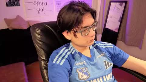 davoxer online show from March 18, 2026, 2:47 am