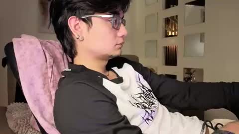 davoxer online show from June 12, 2026, 4:44 am