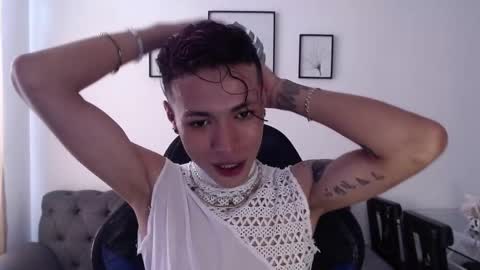 Snapshot of daxonreyy_ chatting on November 14, 2025, 5:33 pm Daxon online show from November 14, 2025, 5:33 pm