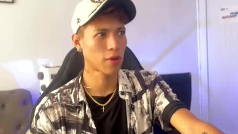 Snapshot of daxonreyy_ chatting on February 20, 2026, 5:02 pm Daxon online show from February 20, 2026, 5:02 pm