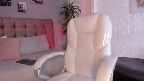 Snapshot of dayan_rose_ chatting on June 13, 2026, 10:18 pm Dayan online show from June 13, 2026, 10:18 pm