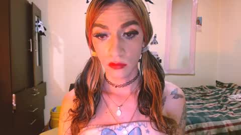 dayanna_01_ online show from April 19, 2026, 10:12 pm