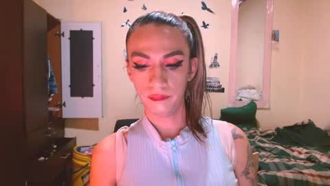 Snapshot of dayanna_01_ chatting on May 16, 2026, 8:18 pm dayanna_01_ online show from May 16, 2026, 8:18 pm