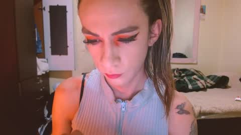 Snapshot of dayanna_01_ chatting on May 22, 2026, 4:45 pm dayanna_01_ online show from May 22, 2026, 4:45 pm