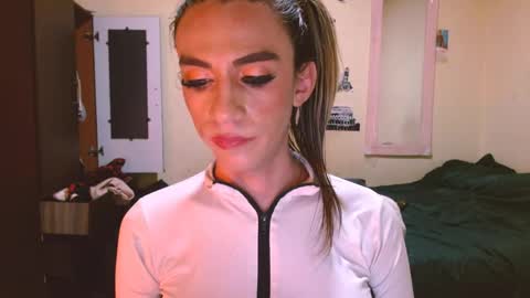 Snapshot of dayanna_01_ chatting on June 1, 2026, 1:07 am dayanna_01_ online show from June 1, 2026, 1:07 am