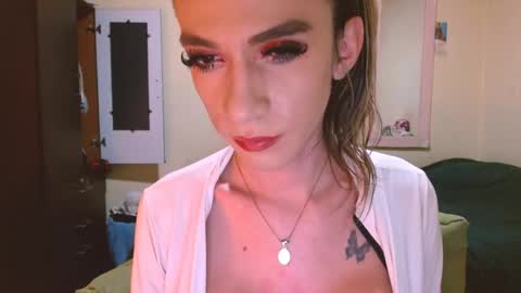 Snapshot of dayanna_01_ chatting on June 1, 2026, 8:21 pm dayanna_01_ online show from June 1, 2026, 8:21 pm