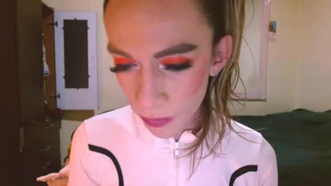 Snapshot of dayanna_01_ chatting on June 2, 2026, 8:11 pm dayanna_01_ online show from June 2, 2026, 8:11 pm